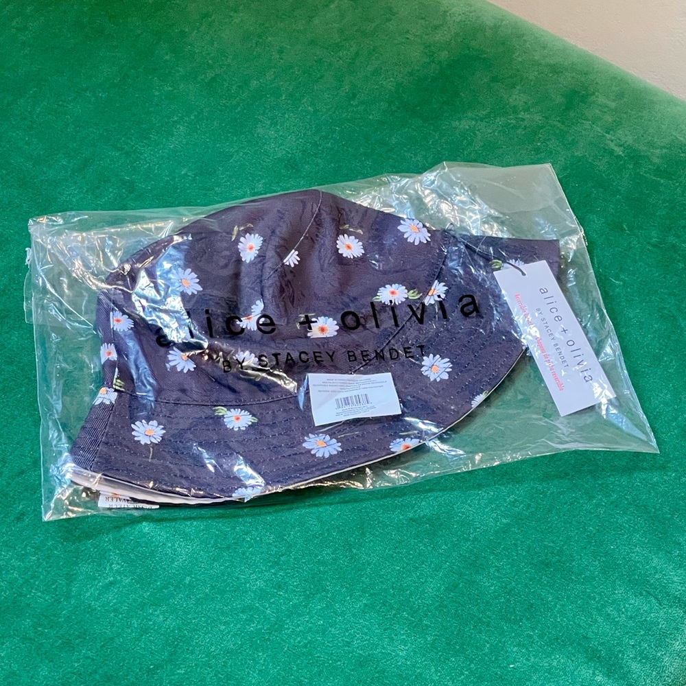🔸Host Pick🔸Alice + Olivia | Reversible bucket hat - Picture 3 of 4